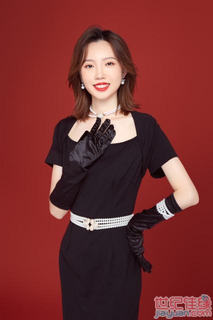 轻松的凌珍在俄罗斯