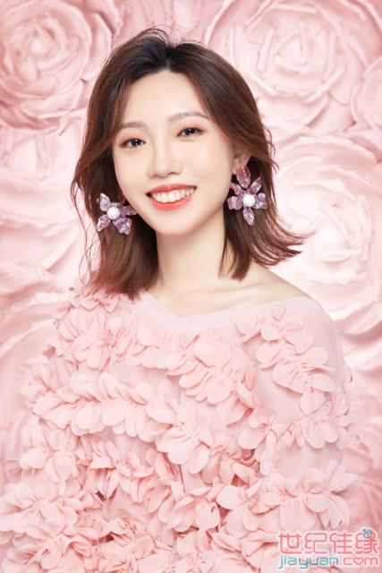 轻松的凌珍在俄罗斯